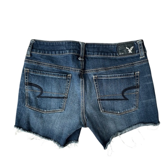 American Eagle dark wash Shortie shorts in like new condition size 4 - Picture 4 of 6